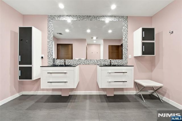 19 Coppel Drive, Tenafly, NJ 07670