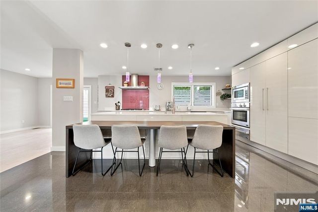 19 Coppel Drive, Tenafly, NJ 07670