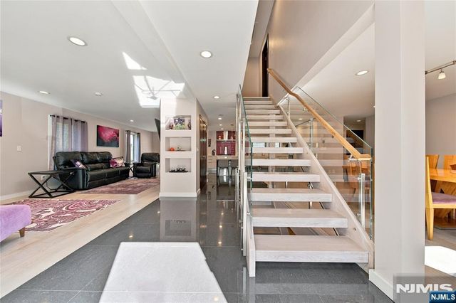 19 Coppel Drive, Tenafly, NJ 07670