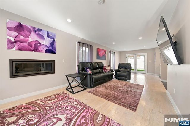 19 Coppel Drive, Tenafly, NJ 07670