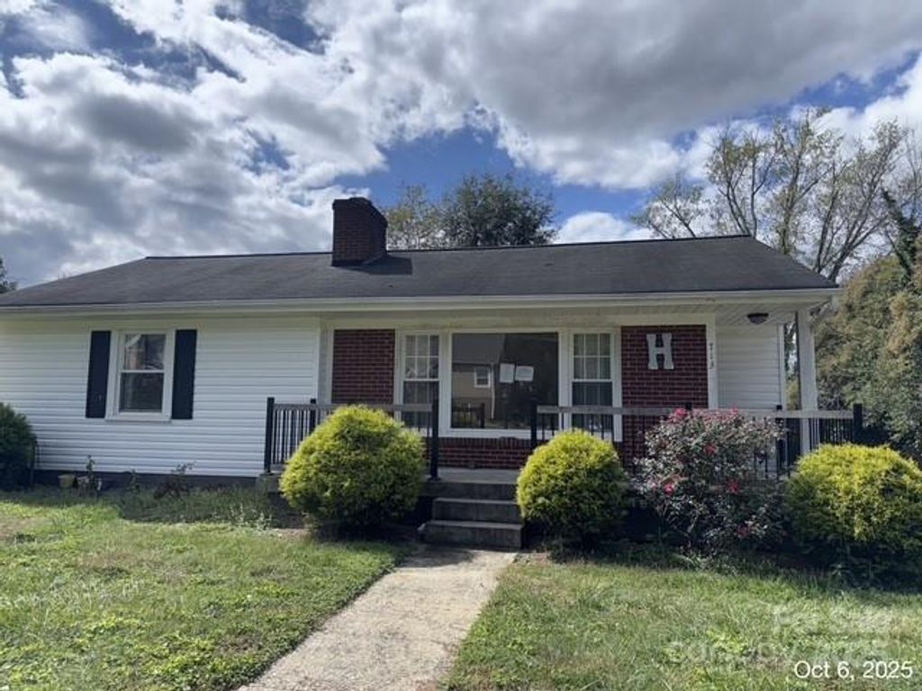 713 Circle Drive NE, Lenoir, NC 28645