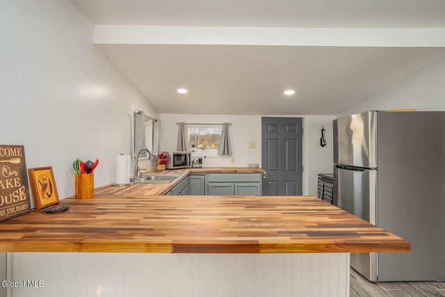 15 Pond Way, Cambridge, NY 12816