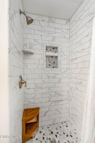 15 Pond Way, Cambridge, NY 12816