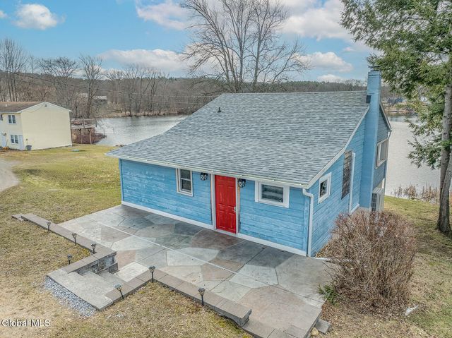 15 Pond Way, Cambridge, NY 12816