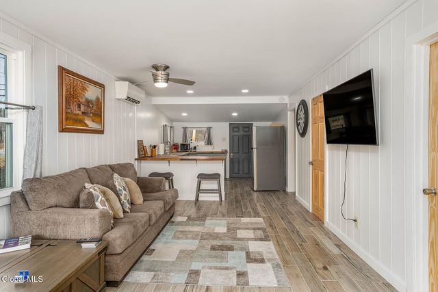 15 Pond Way, Cambridge, NY 12816