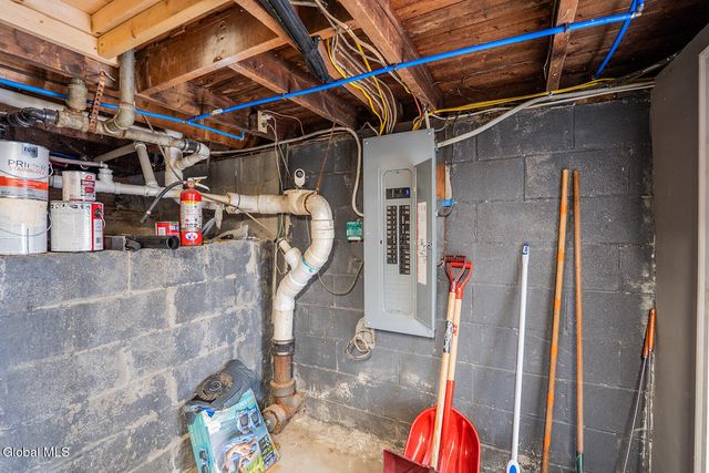 15 Pond Way, Cambridge, NY 12816