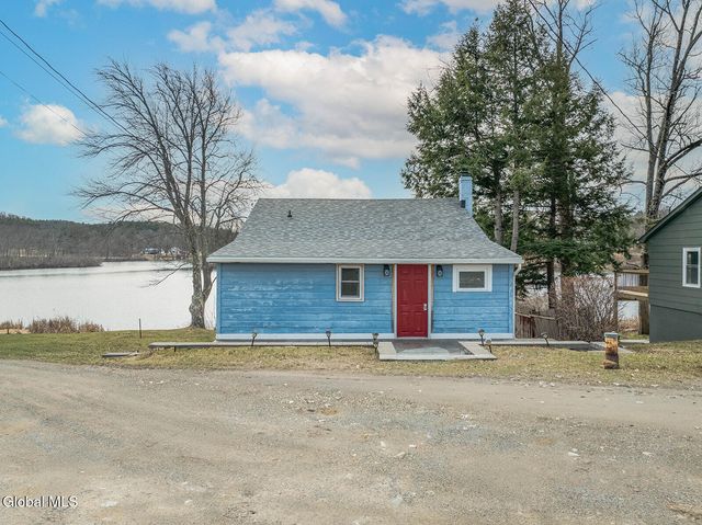 15 Pond Way, Cambridge, NY 12816