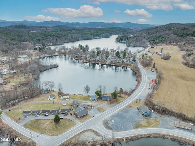 15 Pond Way, Cambridge, NY 12816