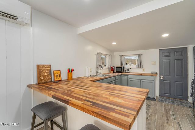 15 Pond Way, Cambridge, NY 12816