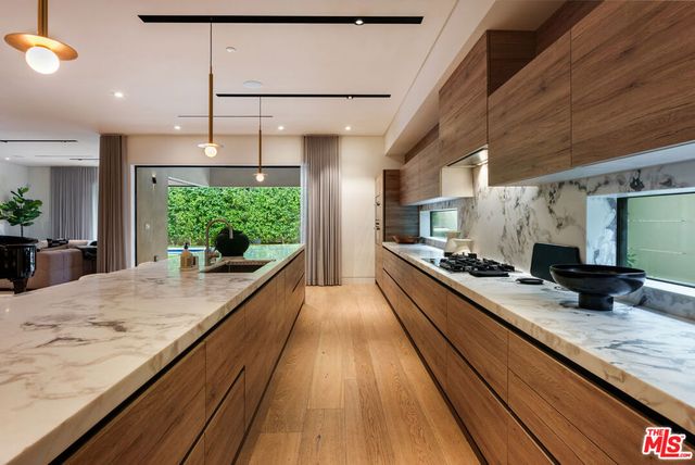 853 N Curson Avenue, Los Angeles, CA 90046