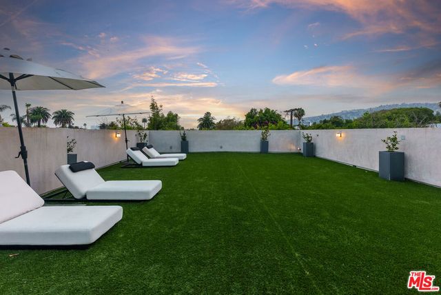 853 N Curson Avenue, Los Angeles, CA 90046