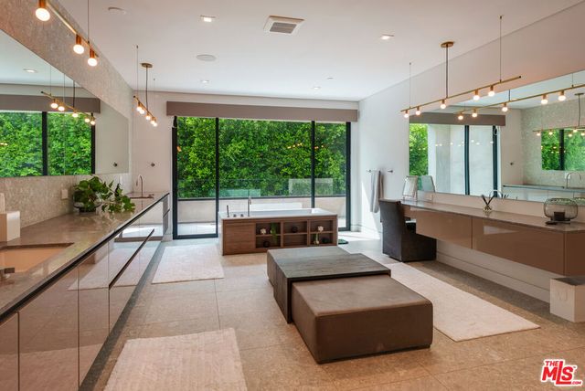 853 N Curson Avenue, Los Angeles, CA 90046