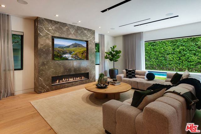 853 N Curson Avenue, Los Angeles, CA 90046