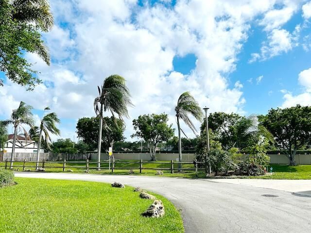 10551 Country Club Terrace, Boca Raton, FL 33428