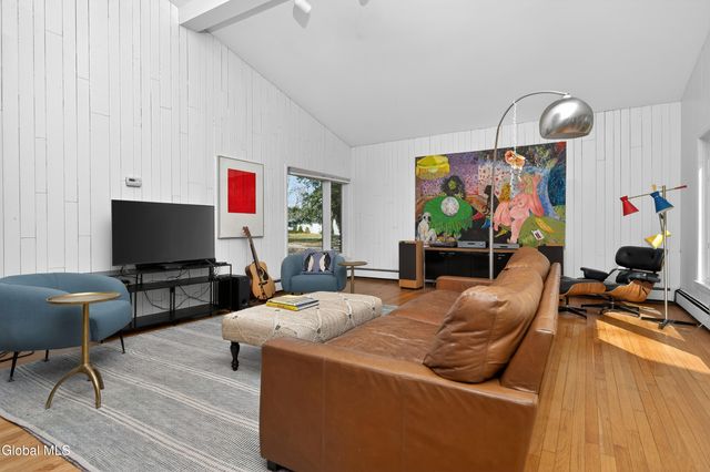 31 Riding Club Road, Brunswick, NY 12180