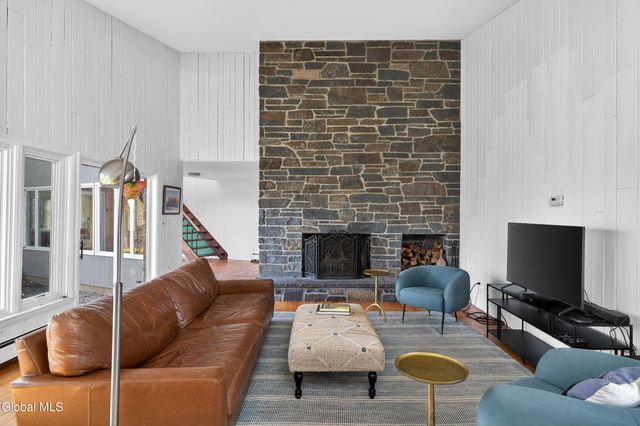 31 Riding Club Road, Brunswick, NY 12180