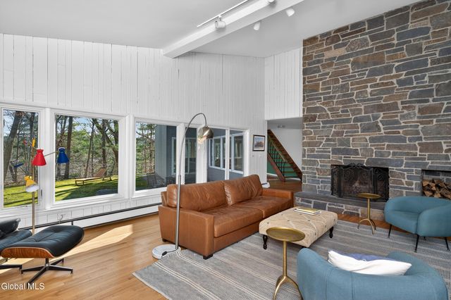 31 Riding Club Road, Brunswick, NY 12180