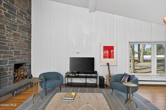 31 Riding Club Road, Brunswick, NY 12180