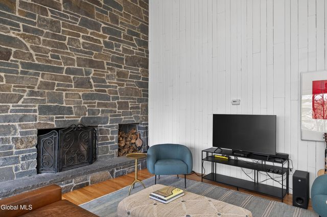 31 Riding Club Road, Brunswick, NY 12180