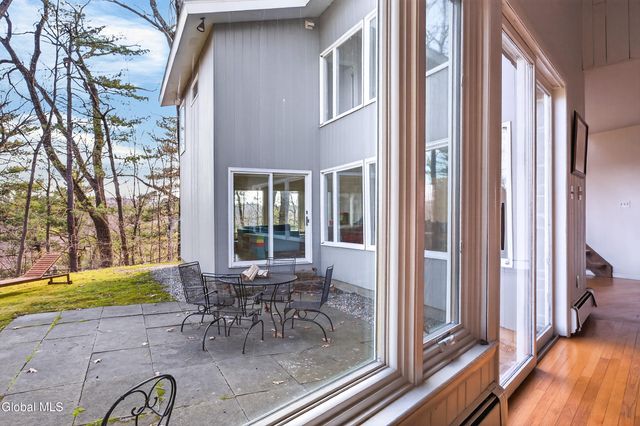 31 Riding Club Road, Brunswick, NY 12180