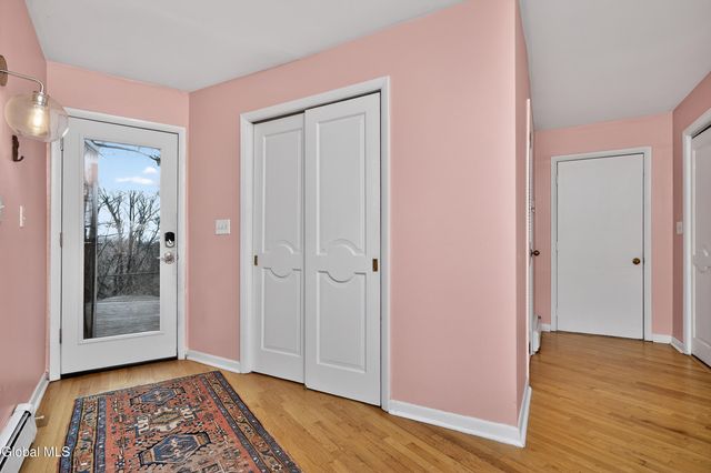 31 Riding Club Road, Brunswick, NY 12180