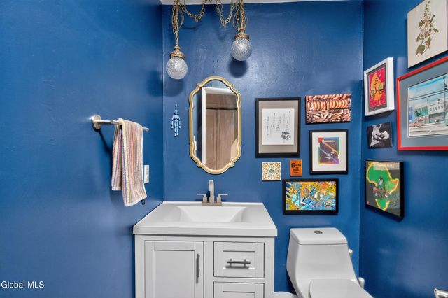 31 Riding Club Road, Brunswick, NY 12180