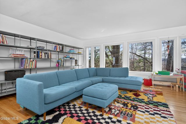 31 Riding Club Road, Brunswick, NY 12180