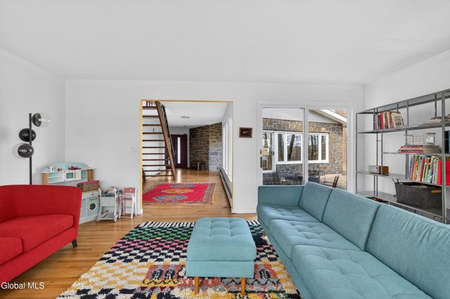 31 Riding Club Road, Brunswick, NY 12180