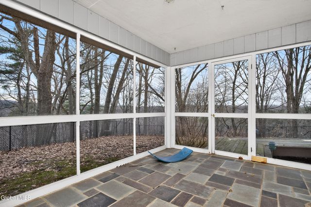 31 Riding Club Road, Brunswick, NY 12180