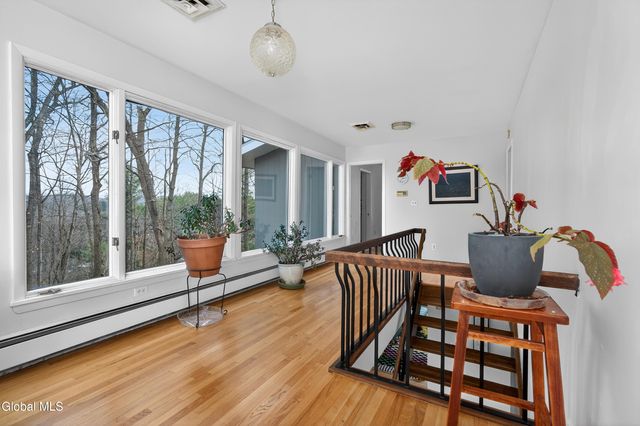 31 Riding Club Road, Brunswick, NY 12180