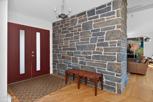 31 Riding Club Road, Brunswick, NY 12180