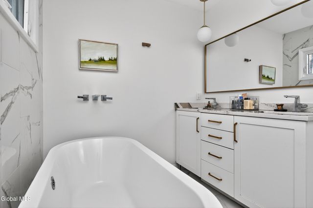 31 Riding Club Road, Brunswick, NY 12180