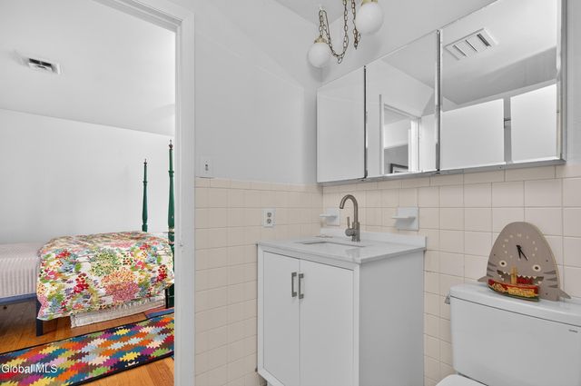 31 Riding Club Road, Brunswick, NY 12180