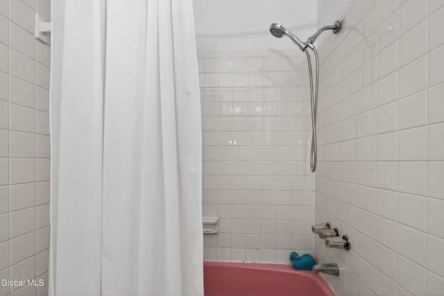 31 Riding Club Road, Brunswick, NY 12180