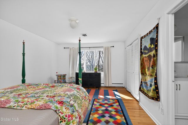 31 Riding Club Road, Brunswick, NY 12180