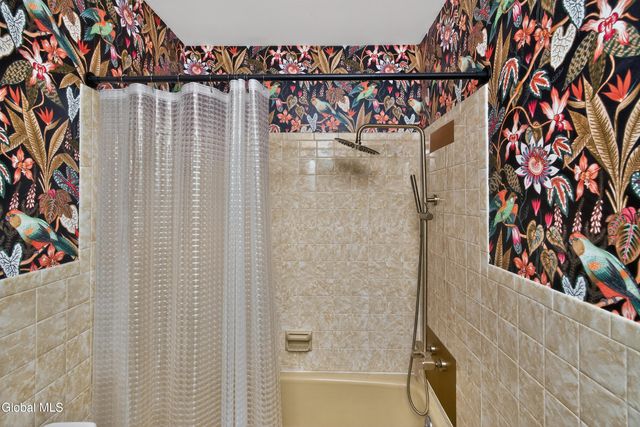 31 Riding Club Road, Brunswick, NY 12180