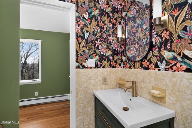 31 Riding Club Road, Brunswick, NY 12180