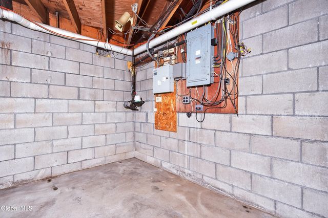 31 Riding Club Road, Brunswick, NY 12180