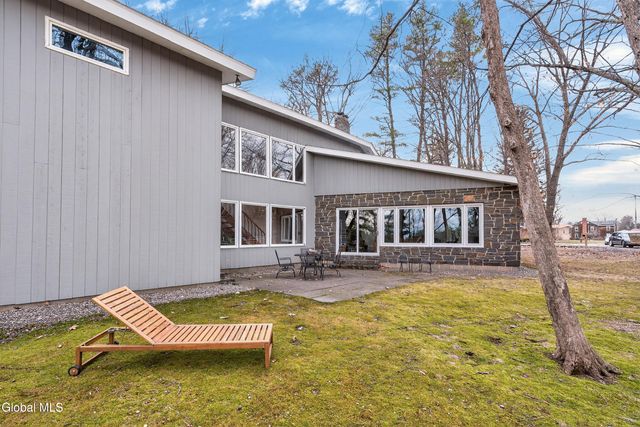 31 Riding Club Road, Brunswick, NY 12180