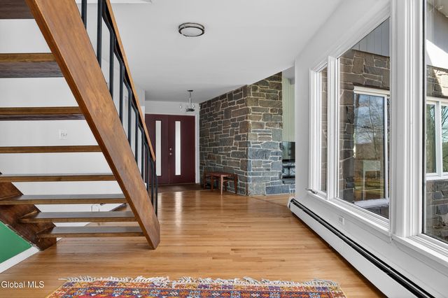 31 Riding Club Road, Brunswick, NY 12180