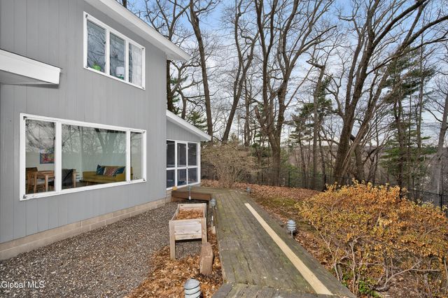 31 Riding Club Road, Brunswick, NY 12180