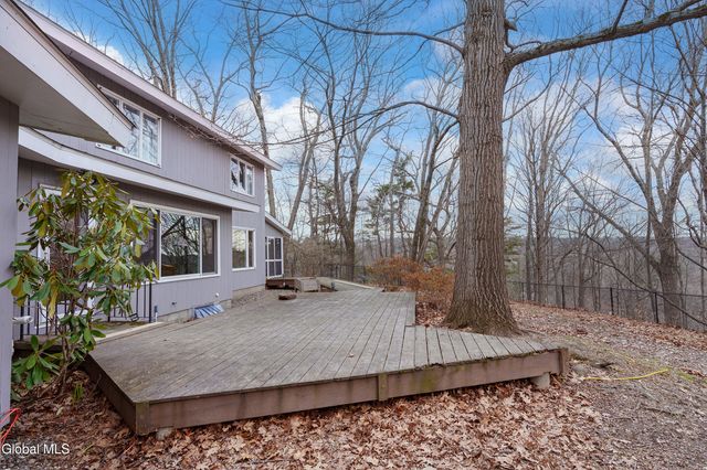 31 Riding Club Road, Brunswick, NY 12180