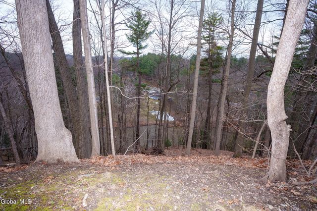 31 Riding Club Road, Brunswick, NY 12180