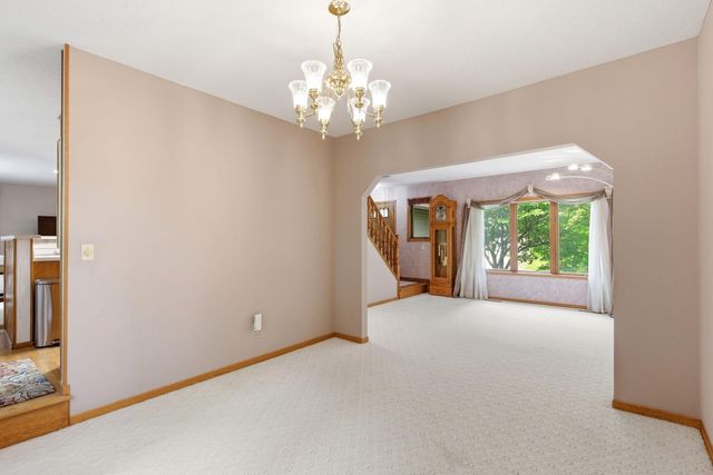2112 Parkwood Hills Drive NE, Rochester, MN 55906