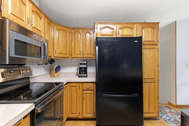 2112 Parkwood Hills Drive NE, Rochester, MN 55906