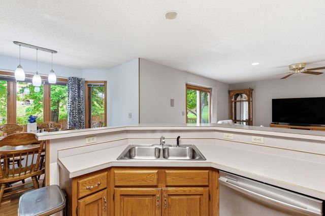 2112 Parkwood Hills Drive NE, Rochester, MN 55906