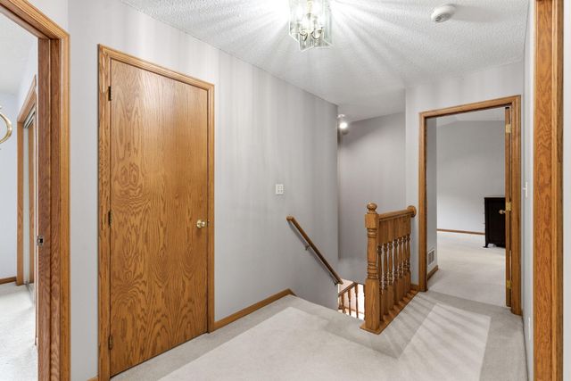 2112 Parkwood Hills Drive NE, Rochester, MN 55906
