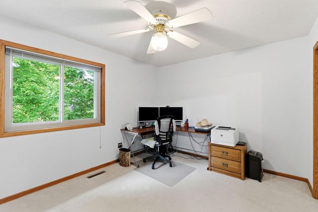 2112 Parkwood Hills Drive NE, Rochester, MN 55906