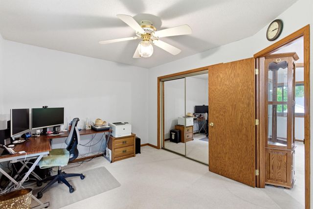 2112 Parkwood Hills Drive NE, Rochester, MN 55906