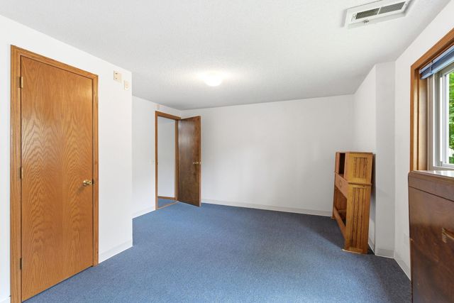 2112 Parkwood Hills Drive NE, Rochester, MN 55906